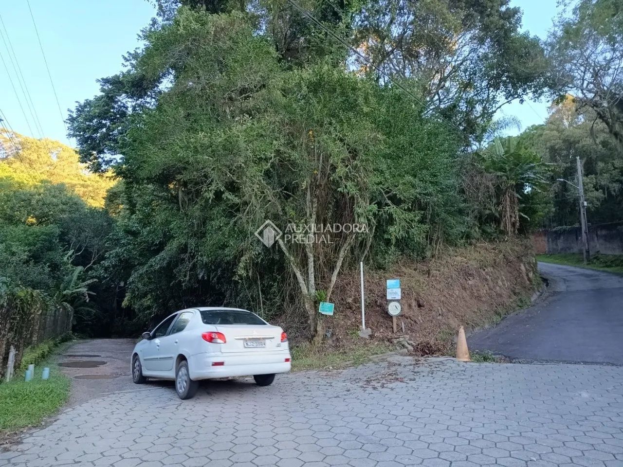 Terreno próximo à UFSC
