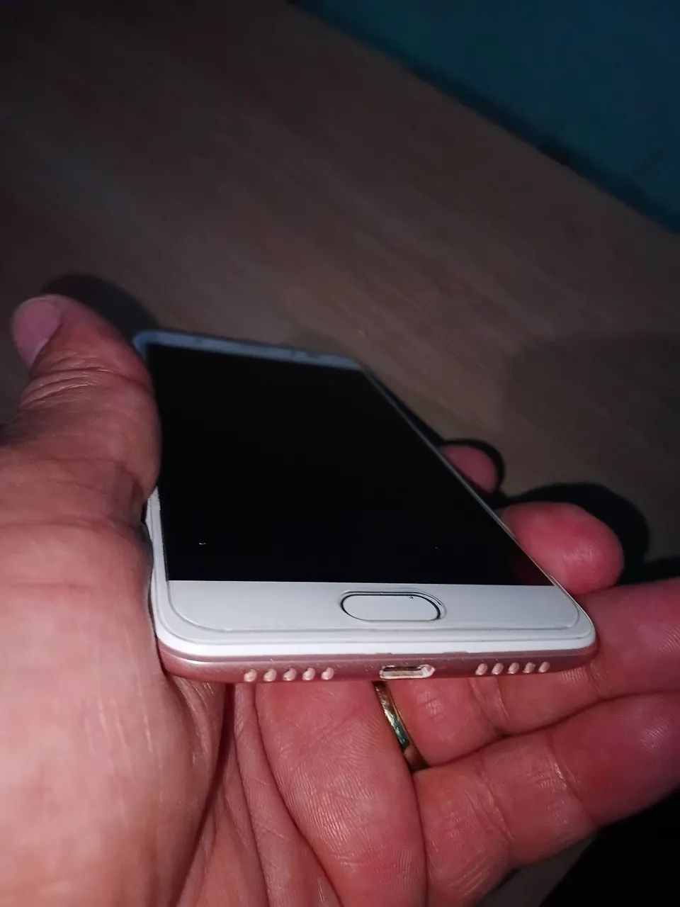 Celular da blum de 64 jg 