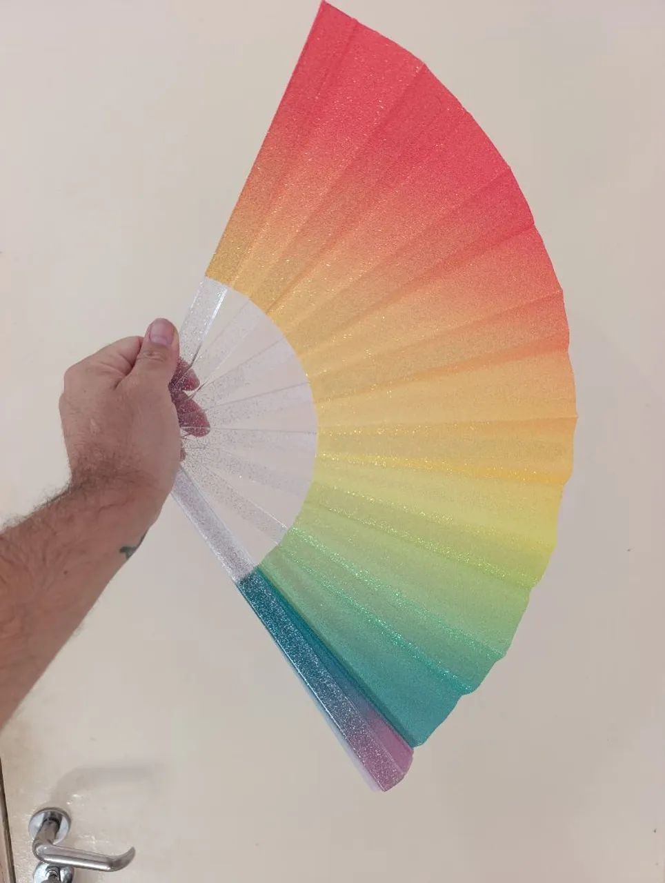 Leque colorido com glitter 