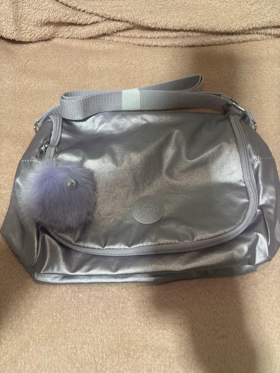 Lancheira Kipling metalizada 
