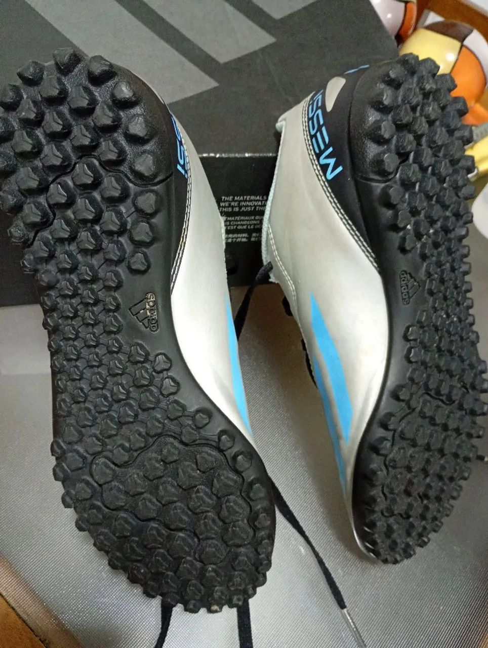 Vende-se chuteira da Adidas versão do Messi - Foto 2