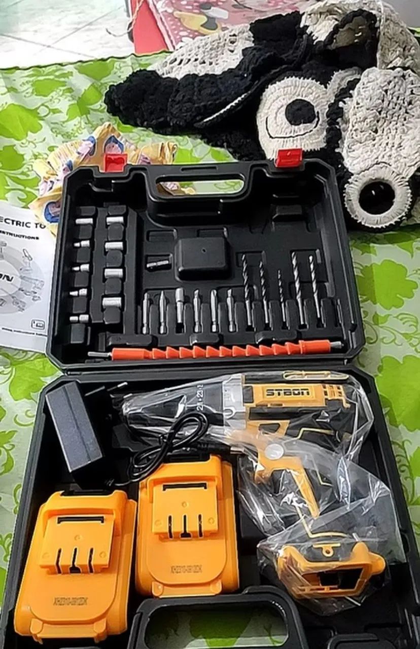 Furadeira e parafusadeira 21V com 2 baterias  - Foto 2