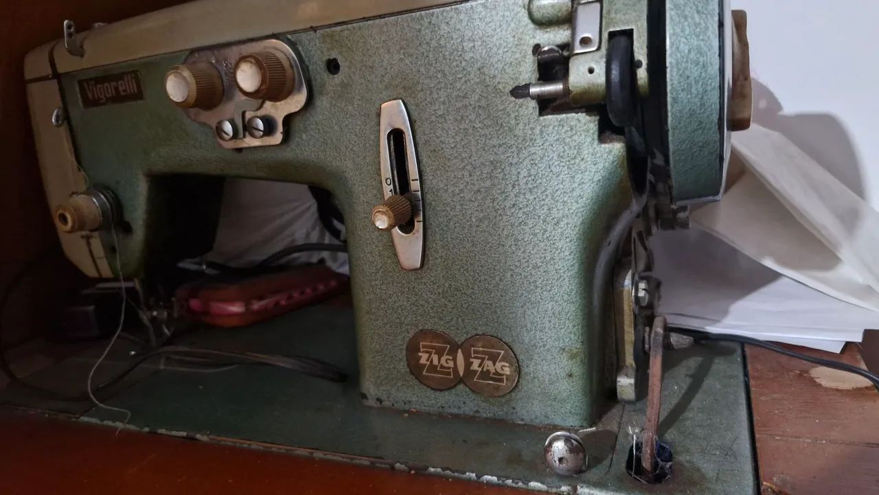 4 Máquinas de Costura caseira e industrial  - Foto 4