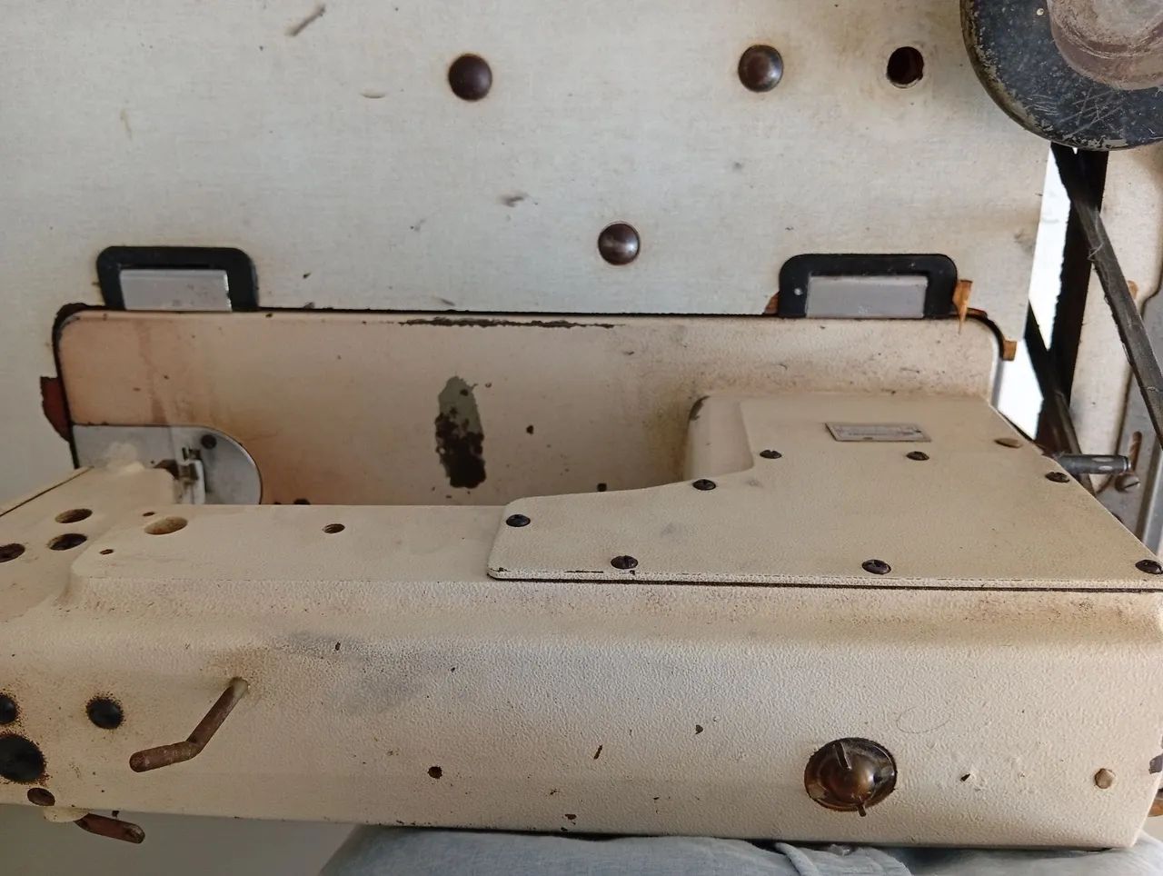 Vende se máquina de costura industrial - Foto 2