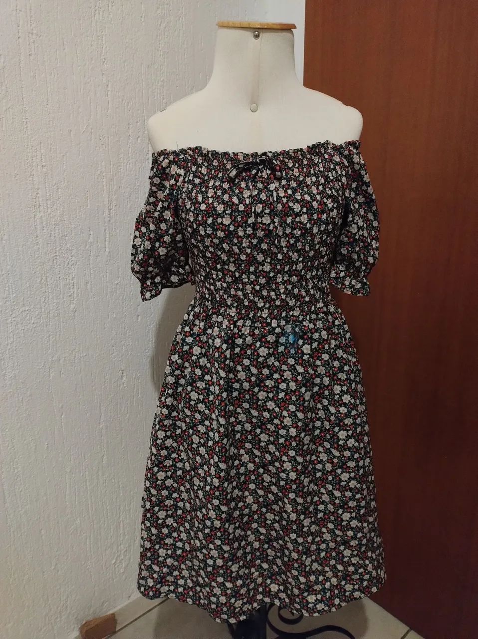 Vestido florido 2 em 1 - tamanho P da marca Amorela - Foto 3