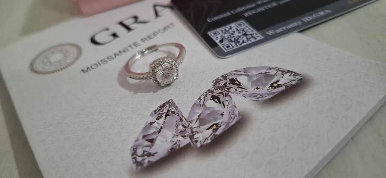 Anel moissanite e prata de lei