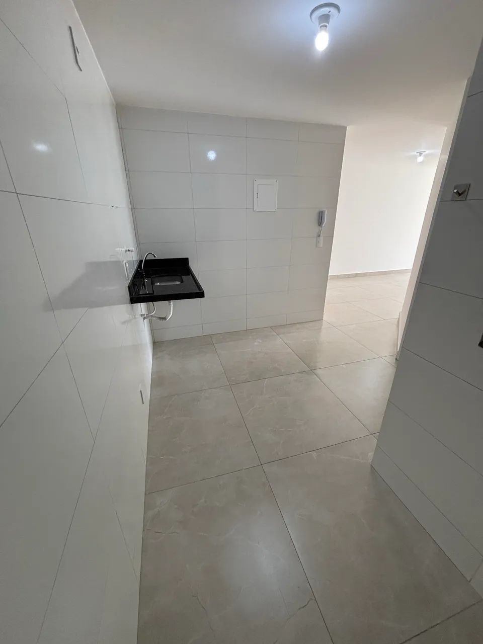Apto de Frente 02 Qts/St/sala/coz/As/varanda e Garagem  - Foto 5