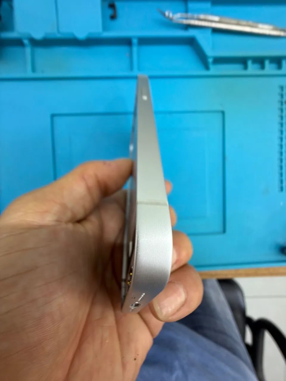 Carcaça iPhone 16e original COMPLETA! - Foto 6