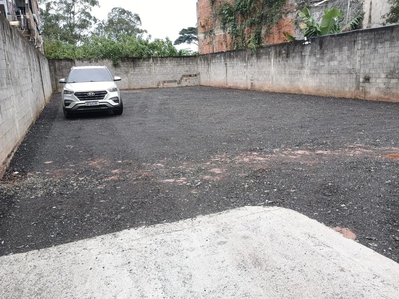 Terreno plano e murado 500 m²