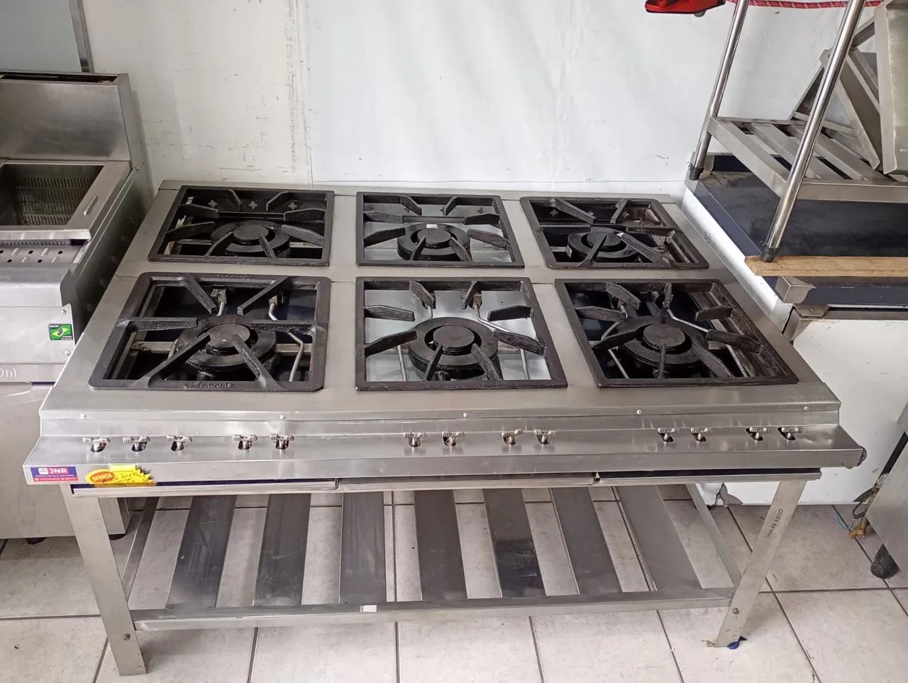 Fogão industrial em inox com paneleiro gradeado  - Foto 5