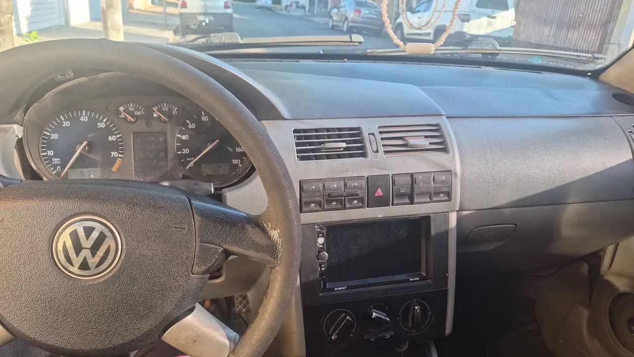 Volkswagen Gol Geração III Power 1.0 MI 16V Gasolina Mec. 4P 2002