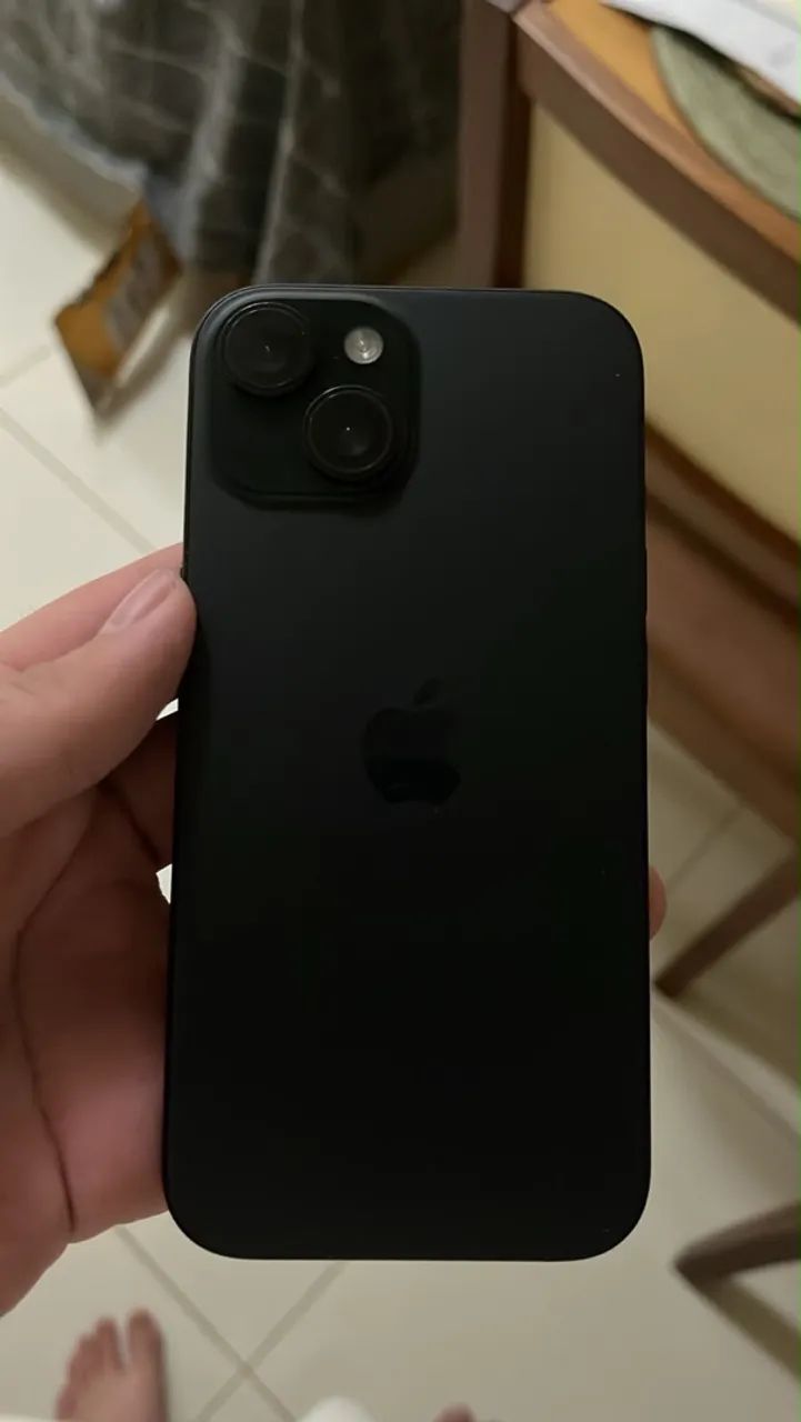 Troco ou vendo iPhone 15 128 gb preto - Foto 2