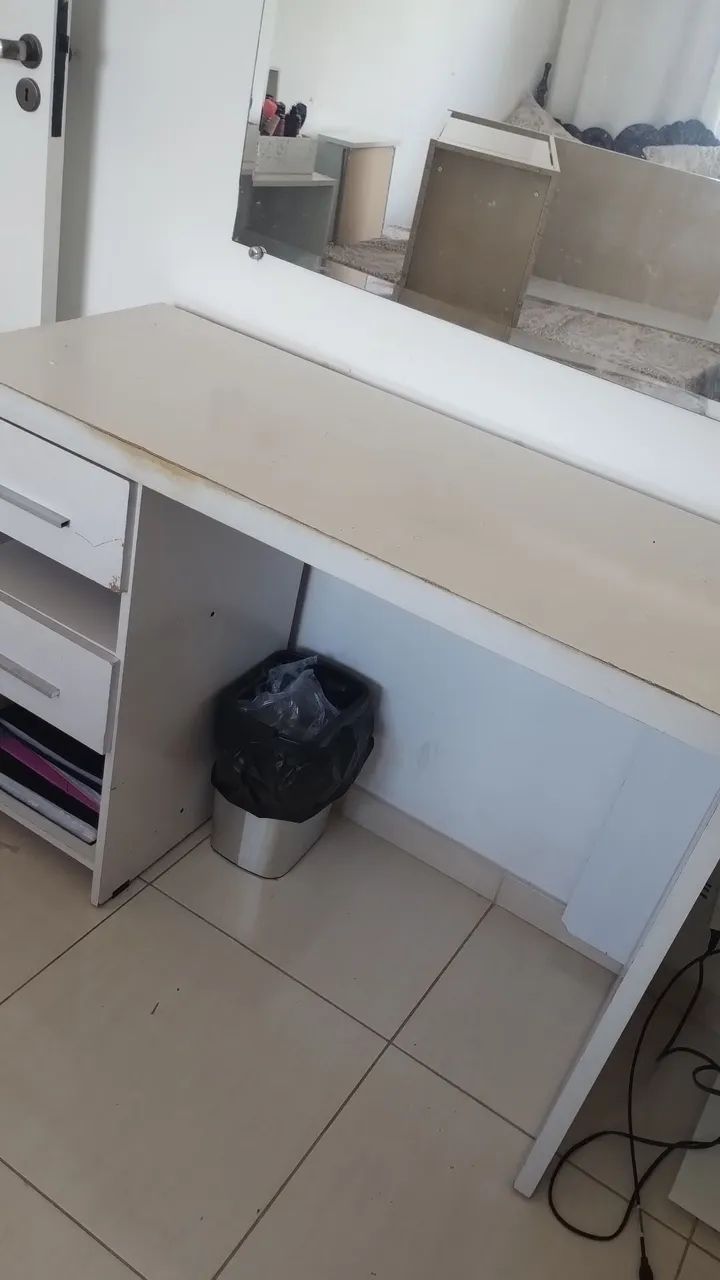 Vendo escrivaninha usada - Foto 2