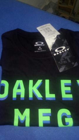 Camisa oakley
