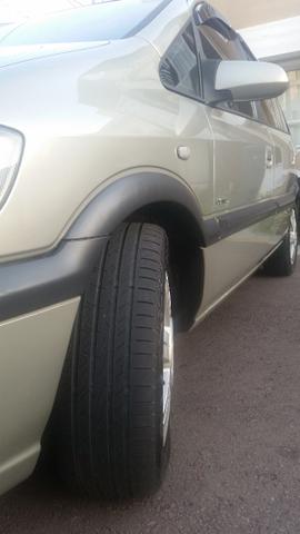 Zafira Elite 2.0 Bege/Dourada automática 7 lugares - Foto 5