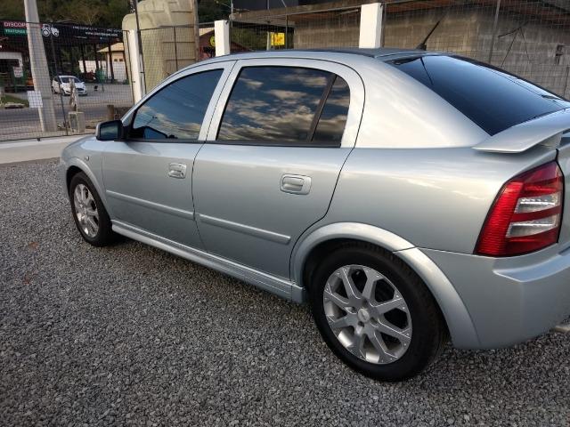 Astra - Foto 2