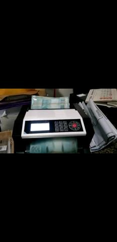 Vende-se contadoras de cédulas com detector de notas falsas
