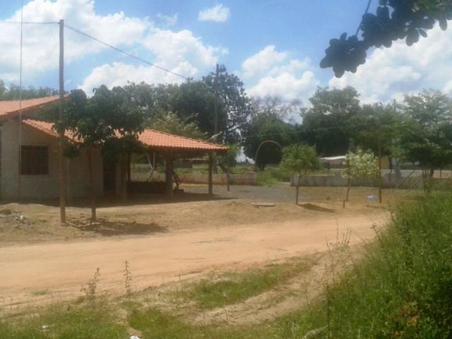 Excelente casa com otima localização próximo a parada obrigatoria - Foto 8