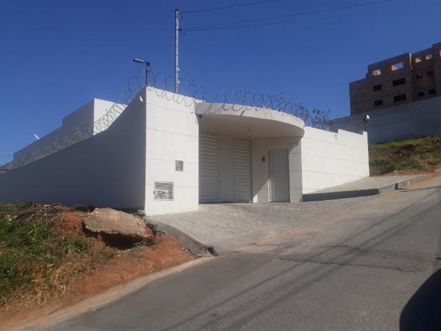 Casa em lote de 360m² no bairro Cafezal em Nova Serrana.