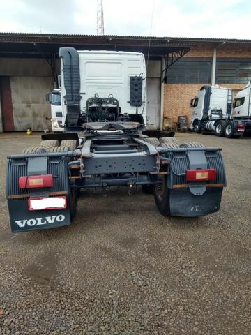 Caminhao volvo fh 440 6x2 teto baixo manual ano 2010 - Foto 18