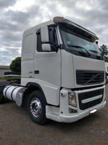 Caminhao volvo fh 440 6x2 teto baixo manual ano 2010 - Foto 12
