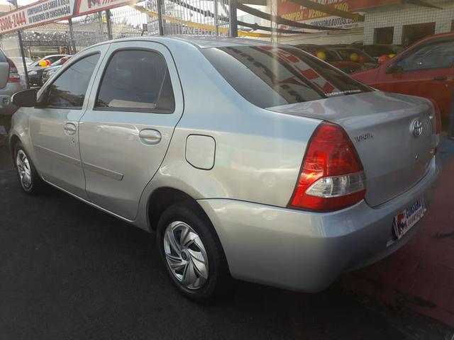 2017 toyota etios sd x 1.5l mt - Foto 3