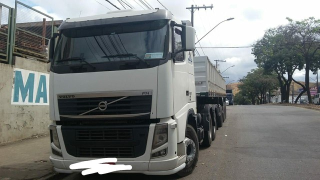 VOLVO TRAÇADO 520 AUTOMÁTICO ,SEMI NOVO