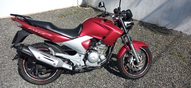 MOTO FAZER 250