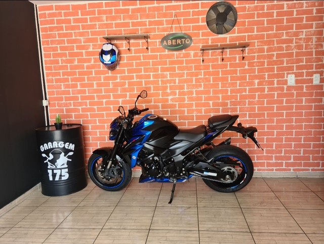 SUZUKI 2020