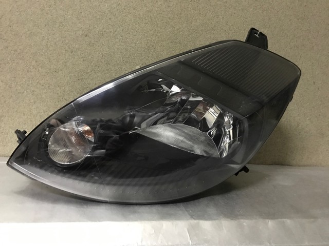 Farol Ford Ka (máscara negra )