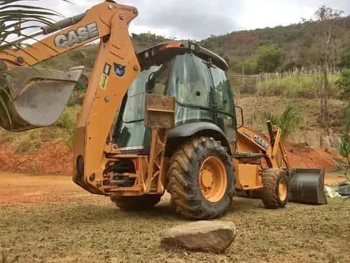 Retroescavadeira Case 580N 4x4 Cabinada 2015