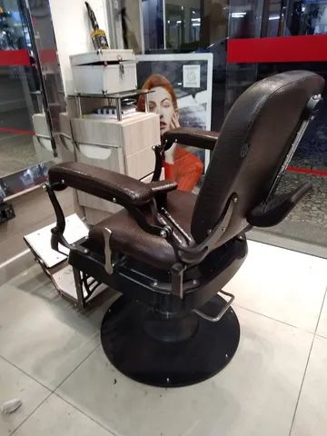 Vendo cadeira de barbeiro Milão Marri - Equipamentos e mobiliário