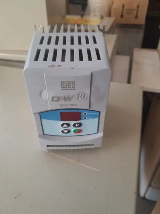Inversor de Energia CFW 10 = Weg 1CV/ 220v