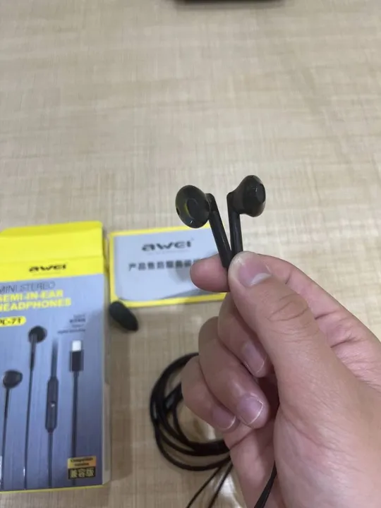 Fone de ouvido tipo C