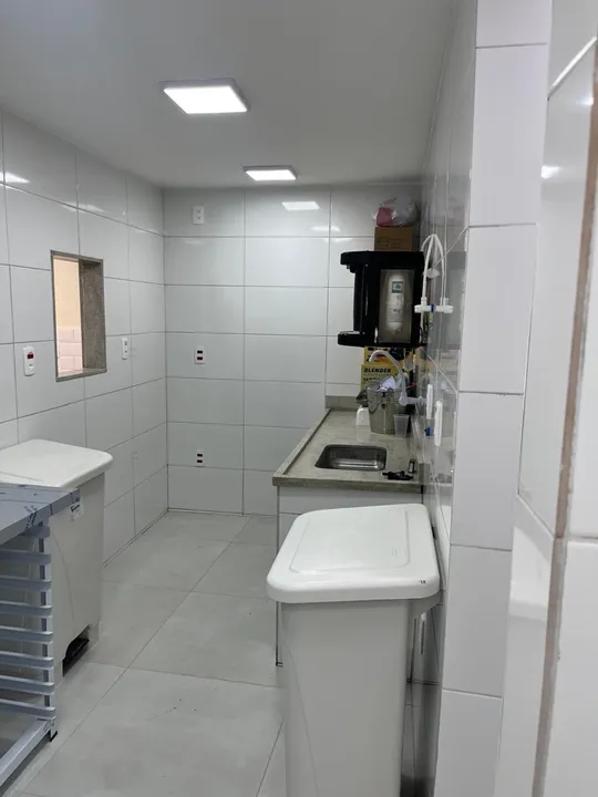 Lixeira Branca de 100L com Pedal