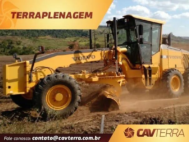 Executamos serviços de Terraplenagem, Escavação, Aterro e Compactação. 