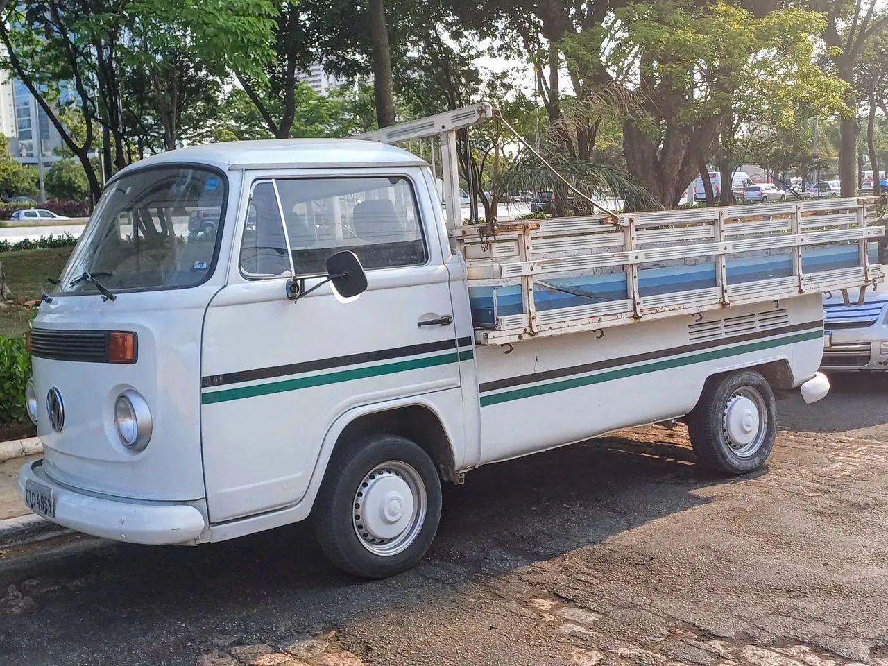 VW Kombi carroceria madeira 