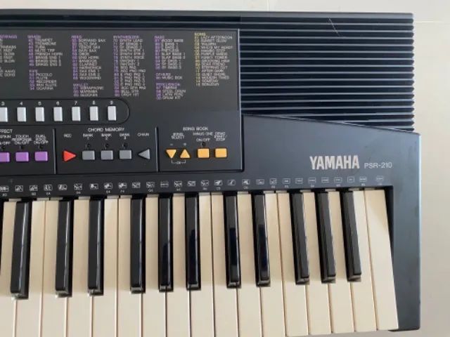 Teclado profissional Yamaha PSR- 210 - Instrumentos musicais