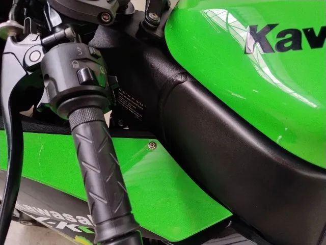 Kawasaki Zx-10/ Zx-10r 1000cc 2009 - 1362382578 | OLX