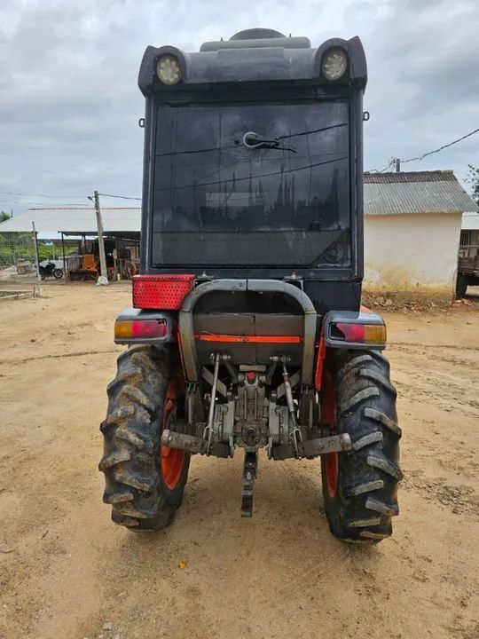 Trator Kubota L3800 - Foto 4
