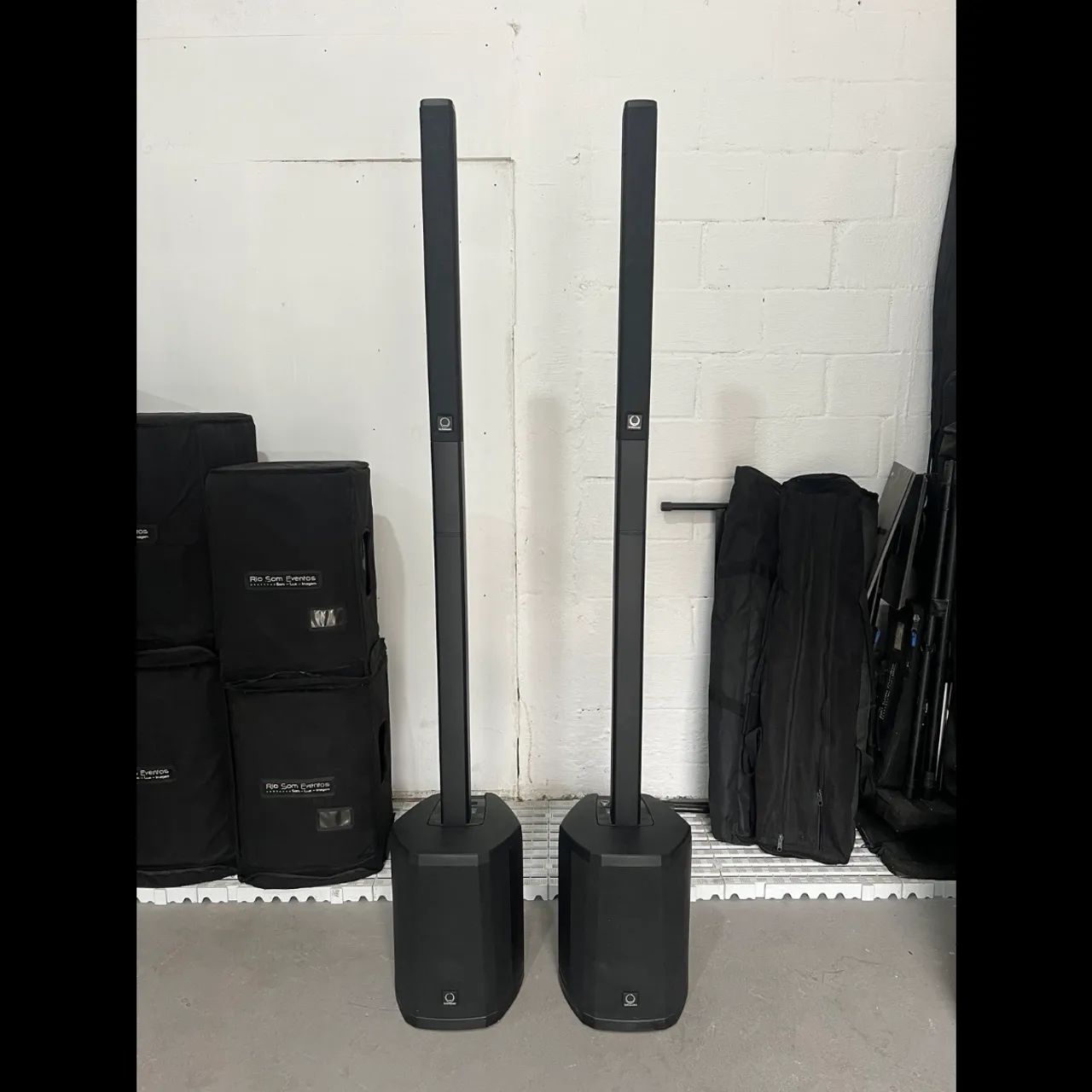 Caixa Acústica Coluna Turbosound Inspire IP500 600w Rms 110v - Par