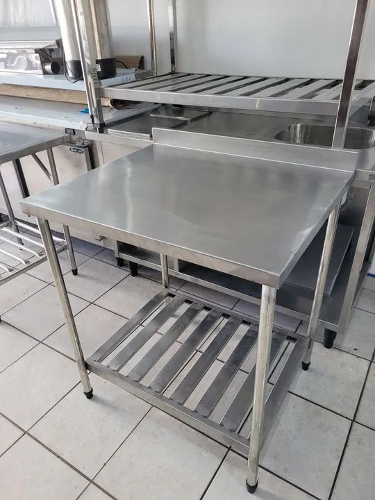 MESA INOX 304 COM PANELEIRO GRADEADO  - Foto 3