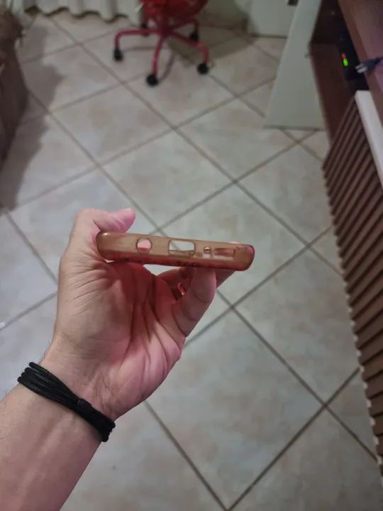 Capa do A71 com água, strass e coraçõeszinhos dentro dela - Foto 6