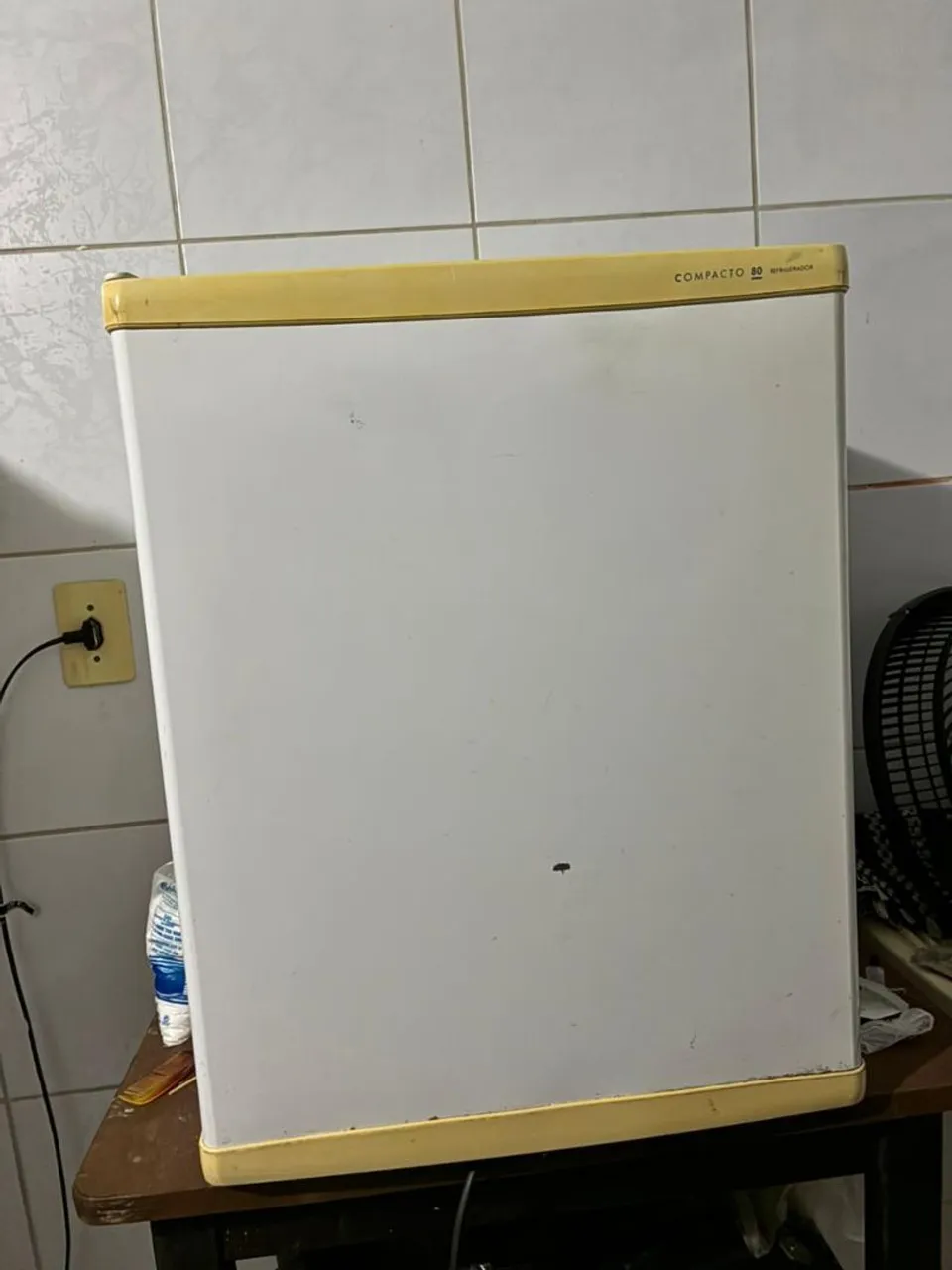 Geladeira Compacto 80 - Ideal para espaços pequenos