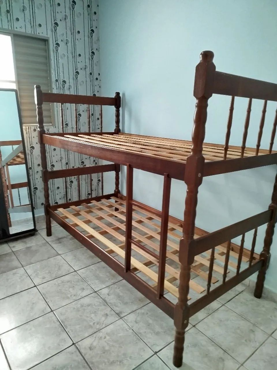 Beliche de madeira maciça