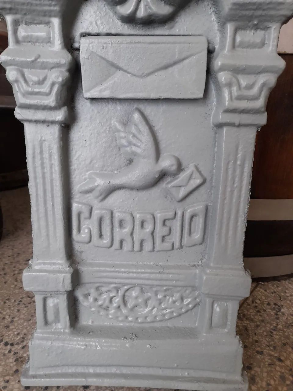 Caixa de correio de ferro fundido antiga - Foto 2