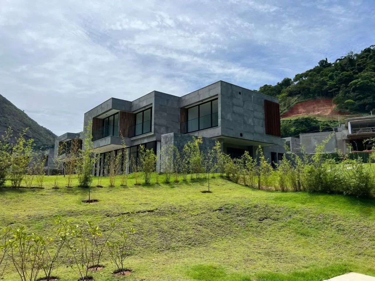 Empreendimento para Venda em Petrópolis, Corrêas, 4 dormitórios, 4 suítes, 5 banheiros, 2  - Foto 2