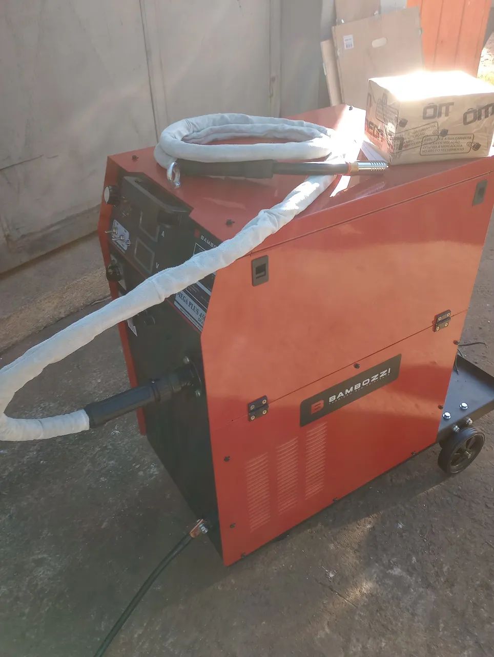 Máquina de solda mig mega Plus 450