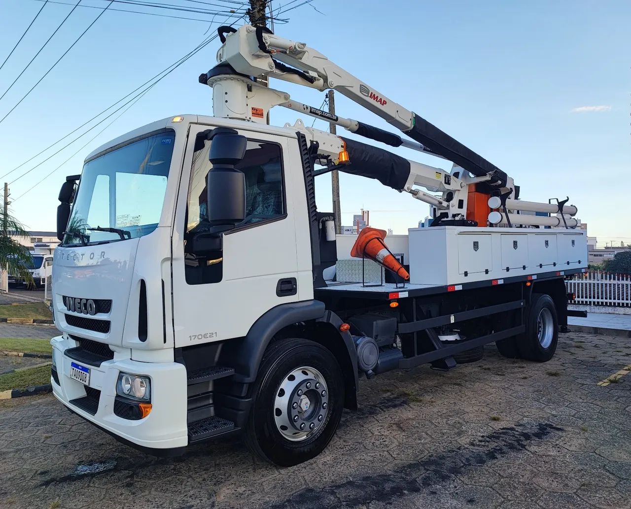 Iveco 170e21 ano 2022 1.800km cesto IMAP outher side 13.000 novo