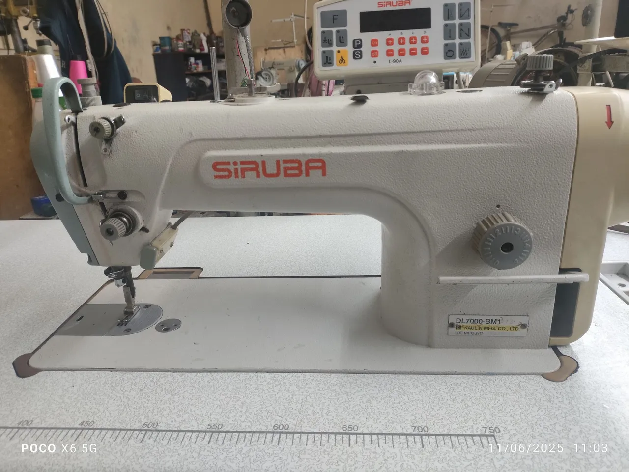 Máquina de Costura Industrial Siruba DL7000-BM1